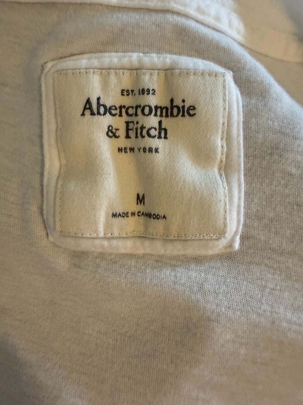 Abercrombie & Fitch White V-Neck Long Sleeve Shirt with Sleeve Applique Size M - Picture 4 of 4